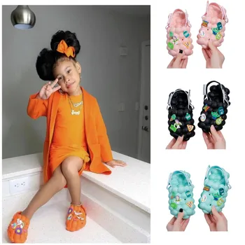 Новая модная детская летняя мультяшная милая обувь с отверстиями в пещере, утенок Для мальчиков и девочек, удобные сандалии на мягкой подошве