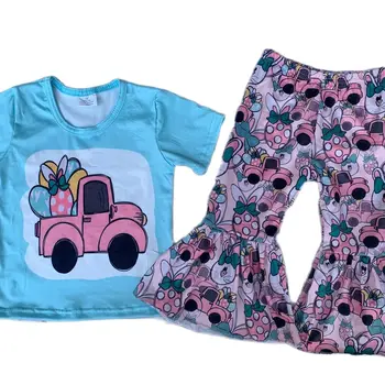 Горячая распродажа Пасхальной одежды для малышей, Детский Праздничный костюм с короткими рукавами и брюками-колокольчиками, Мультяшный автомобиль с кроликом, Синий топ, одежда из молочного шелка Целиком