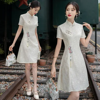 Темперамент Новое китайское платье с кружевами Qipao 2023 Летнее женское платье большого размера с короткими рукавами Cheongsam средней длины